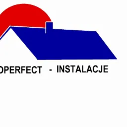 Logo firmy Wroperfect - Instalacje. Grafika przedstawia schematyczny zarys domu z czerwonym słońcem w tle. Kolorystyka: biały, niebieski i czerwony.