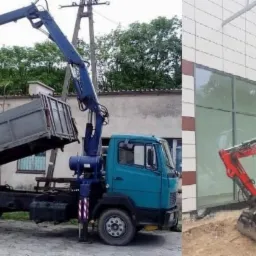 Dzielone zdjęcie: po lewej stronie ciężarówka z podnośnikiem hydraulicznym i otwartą skrzynią ładunkową, po prawej mała koparka na placu budowy przed budynkiem z dużymi oknami.
