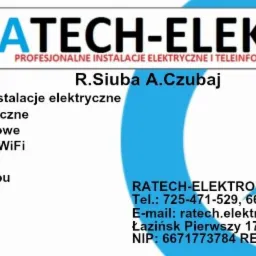 Wizytówka firmy Ratech-Elektro z niebieskim logo w kształcie błyskawicy, oferującej instalacje elektryczne, alarmowe, sieci LAN/WiFi, kamery CCTV, kontrolę dostępu, automatykę i systemy P.Poż.