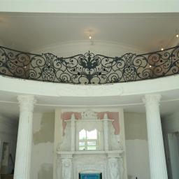 Balustrada wewnętrzna w stylu barokowym