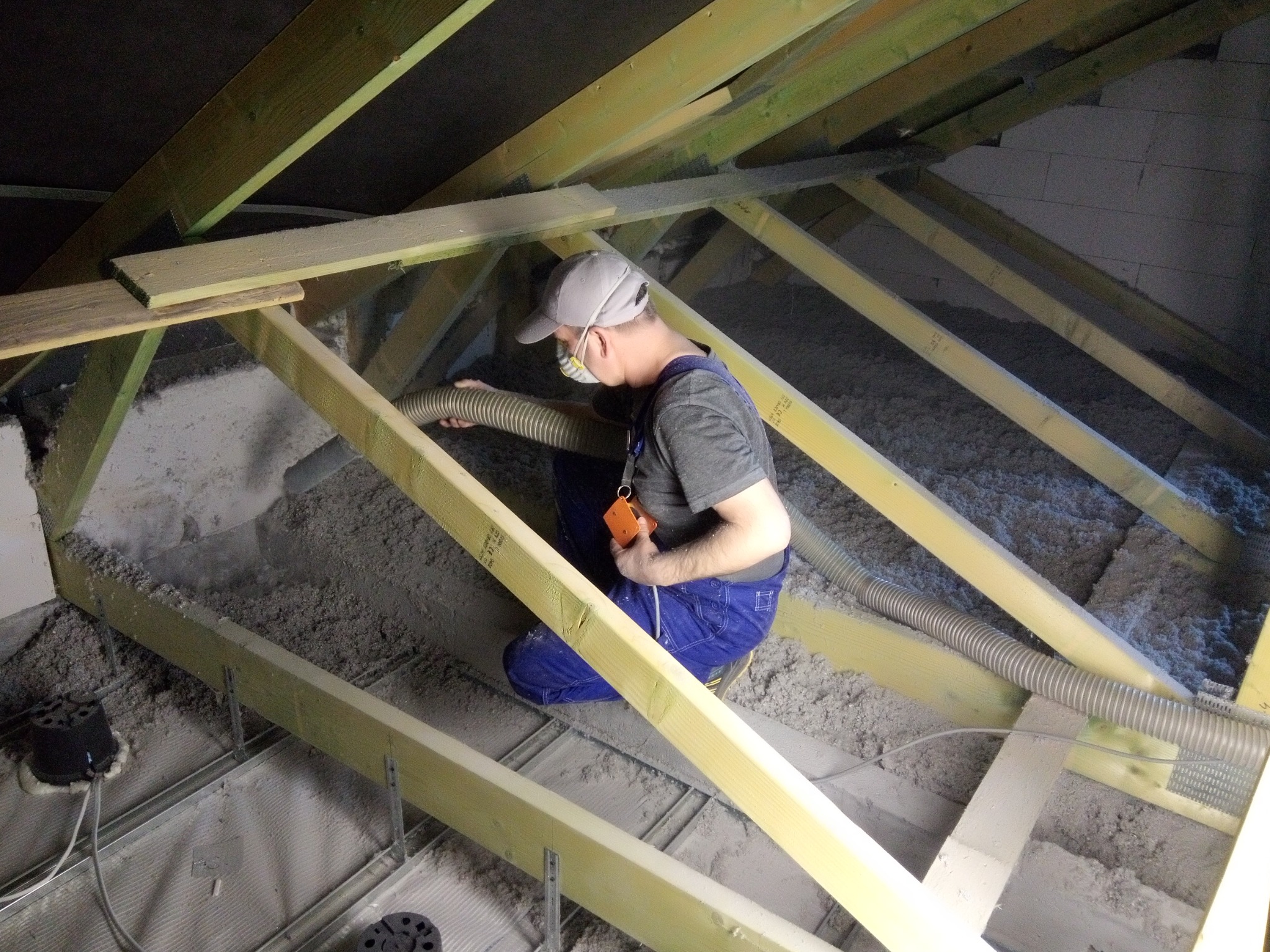 rino docieplenie poddasza celuloza