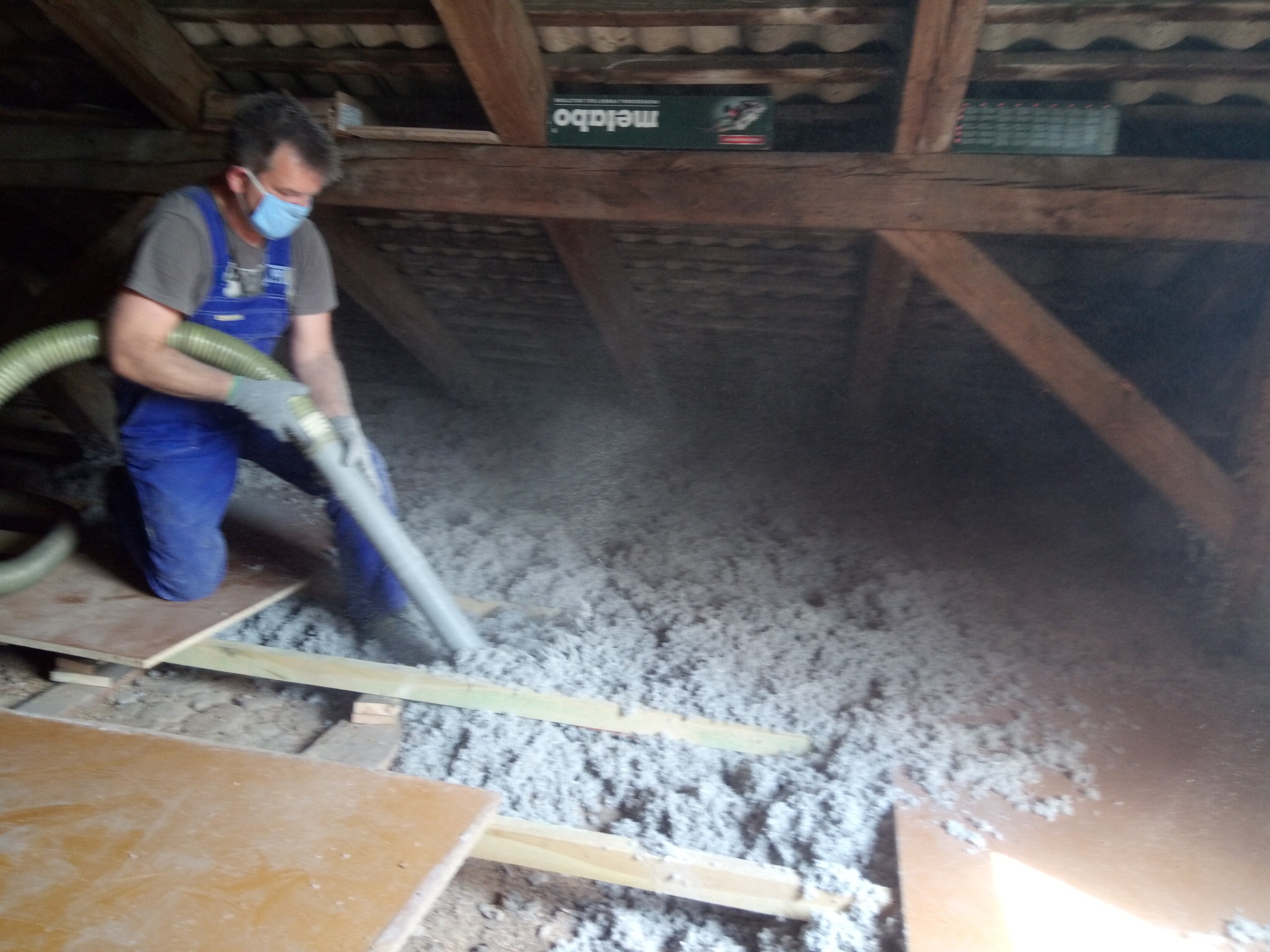 rino docieplenia poddasza celuloza