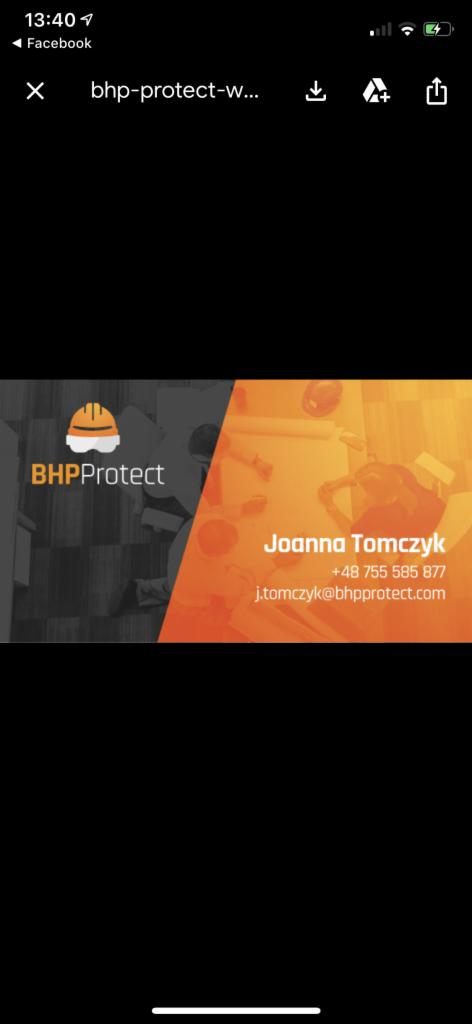 Wizytówka firmy BHPProtect z pomarańczowo-szarym tłem, prezentująca logo z kaskiem oraz dane kontaktowe Joanny Tomczyk.