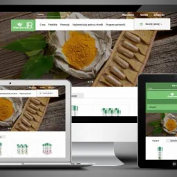 Responsywna prezentacja sklepu internetowego AloeVera na laptopie, monitorze, tablecie i smartfonie, ukazująca spójny design i funkcjonalność na różnych urządzeniach.