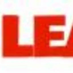 Czerwony napis SMART LEARNING na białym tle.