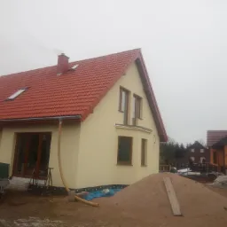 Docieplenie budynku, styropian grafitowy 10cm, nanotynk silikonowy.