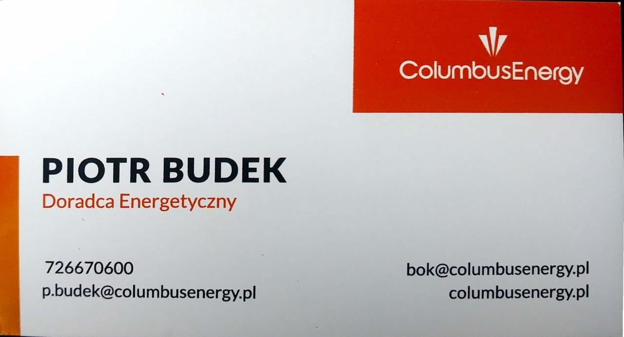 Wizytówka Piotra Budka, doradcy energetycznego Columbus Energy, z numerem telefonu i adresami e-mail.