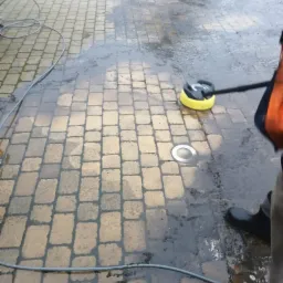 Mycie kostki brukowej