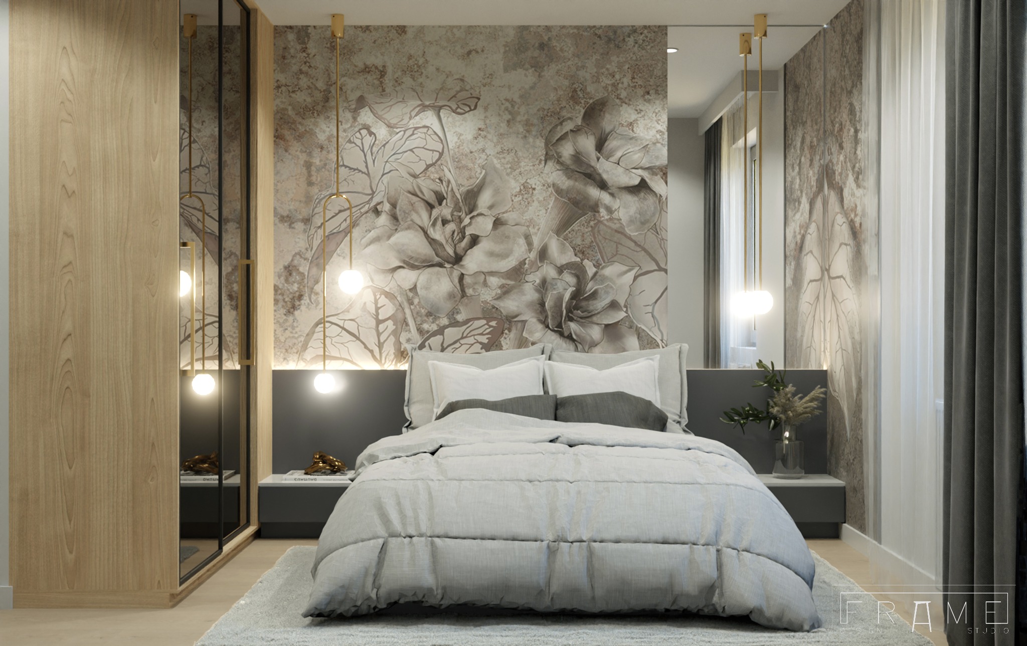Sypialnia w mieszkaniu inwestycyjnym w Krakowie: łóżko z szarą pościelą, wzorzysta tapeta z motywem kwiatowym, złote lampy wiszące i drewniana szafa z lustrzanymi drzwiami.