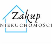 Logo firmy Zakup Nieruchomości z niebieskim obrysem domu i czarnym napisem na białym tle.