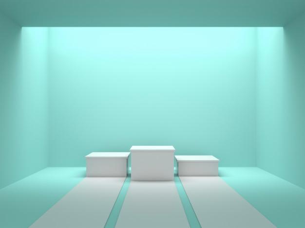 Turkusowe pomieszczenie z trzema białymi podestami na środku, oświetlone z góry.