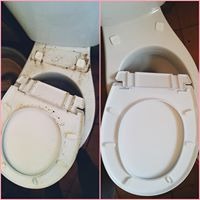 Porównanie stanu deski sedesowej przed i po czyszczeniu, widoczne wyraźne różnice w higienie i wyglądzie.