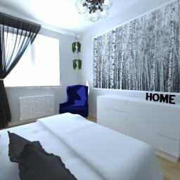 FERENC STUDIO indywidualne projektowanie wnętrz - Nowoczesna sypialnia z białymi meblami, fototapetą z motywem brzozowego lasu, ciemnymi zasłonami i niebieskim fotelem, oświetlona dekoracyjnym żyrandolem.