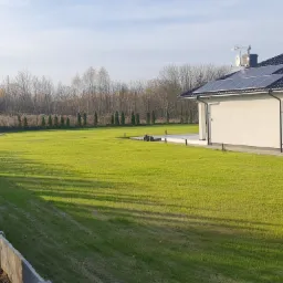 Ruwnanie terenów z zasianiem trawy