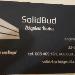 Wizytówka firmy SolidBud Zbigniew Kuska oferującej kompleksowe usługi budowlane, z adresem, numerami telefonów i adresem e-mail.