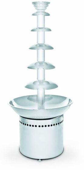 Metalowa fontanna czekoladowa z kilkoma poziomami, bez czekolady, na białym tle.