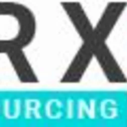 Logo firmy KRX Outsourcing z czarnym napisem KRX, turkusowym napisem OUTSOURCING i dwoma wielokątami w odcieniach turkusu i limonki.