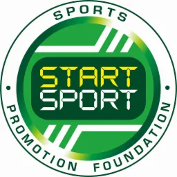 Okrągłe logo z napisem 'START SPORT PROMOTION FOUNDATION' w kolorach zielonym, żółtym i białym, stylizowane na wyświetlacz cyfrowy.