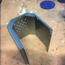 element gięty z blachy