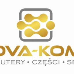 Złote logo NOVA-KOMP na białym tle, oferujące komputery, części i serwis. Symbol graficzny z połączonych kół w szarej ramce. Minimalistyczny design, nowoczesny branding.