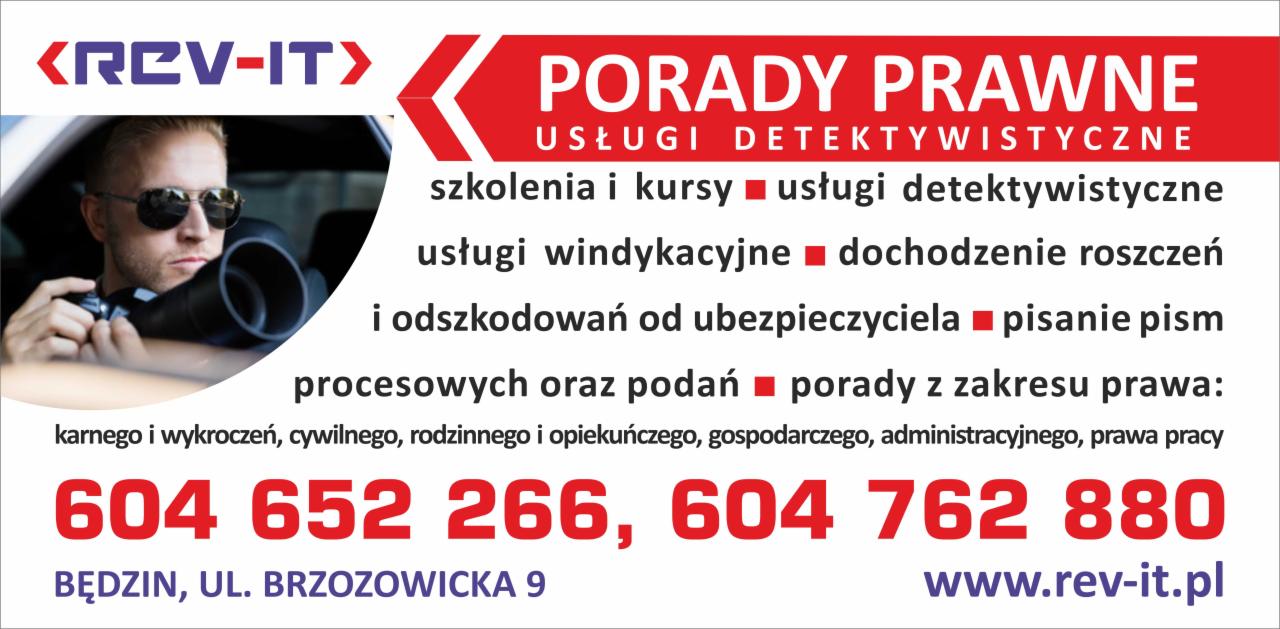 Mężczyzna w okularach przeciwsłonecznych siedzący w samochodzie i trzymający obiektyw aparatu fotograficznego, obok czerwony baner z napisem 'Porady prawne, usługi detektywistyczne', numery...