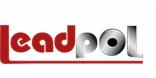 Logo firmy Leadpol: czerwony napis 'Lead' z poziomą linią pod spodem, po którym następuje srebrny napis 'pol' z efektem metalicznego połysku.