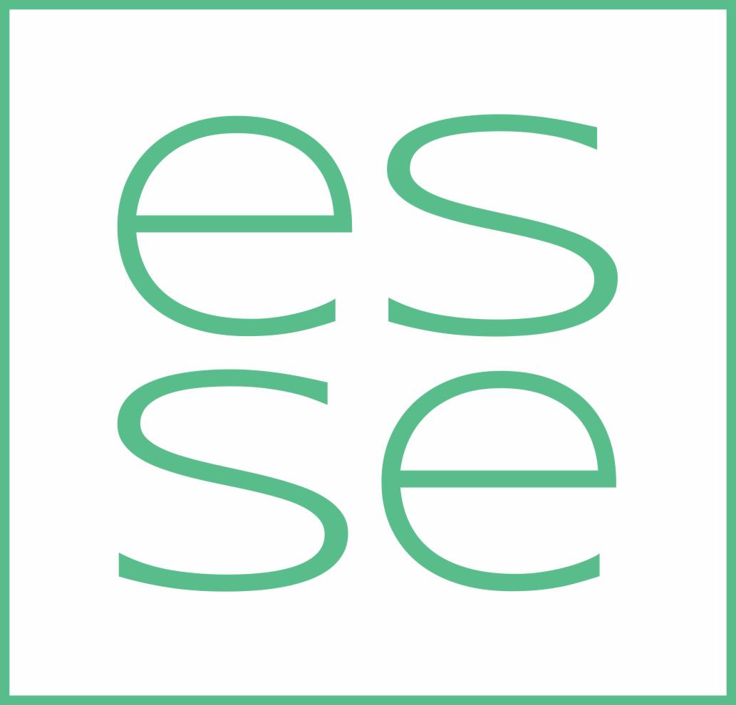 Logo firmy z zielonym napisem 'esse' w kwadratowej ramce, na białym tle.