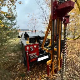 Odwiert geologiczny wiertnicą mechaniczną.