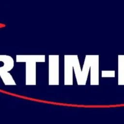 Logo firmy ARTİM-IT na granatowym tle z czerwonymi gwiazdami i czerwoną linią pod nazwą.