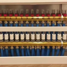 Układ ogrzewania podłogowego.