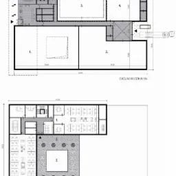 Rzut parteru i pierwszego piętra budynku usługowego z zaznaczonymi wymiarami i numeracją pomieszczeń, widoczne biura, korytarze, schody oraz dziedziniec.