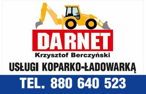 Grafika z żółtą koparko-ładowarką nad czerwonym logo 'DARNET' Krzysztof Berczyński, USŁUGI KOPARKO-ŁADOWARKĄ, TEL. 880 640 523 na białym i niebieskim tle.