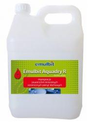 Plastikowy kanister z preparatem Emulbit Aquadry R do hydroizolacji powierzchni betonowych i dachowych, widoczny z bliska na białym tle.