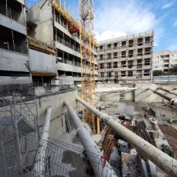 Izolacje na powstającym budynku urzędu marszałkowskiego w Szczecinie