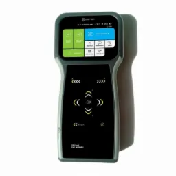 Urządzenie kalibracyjne VRS-Pro 1 Fuel calibrator marki Woltium z ekranem dotykowym, widoczne ikony menu i przyciski nawigacyjne.