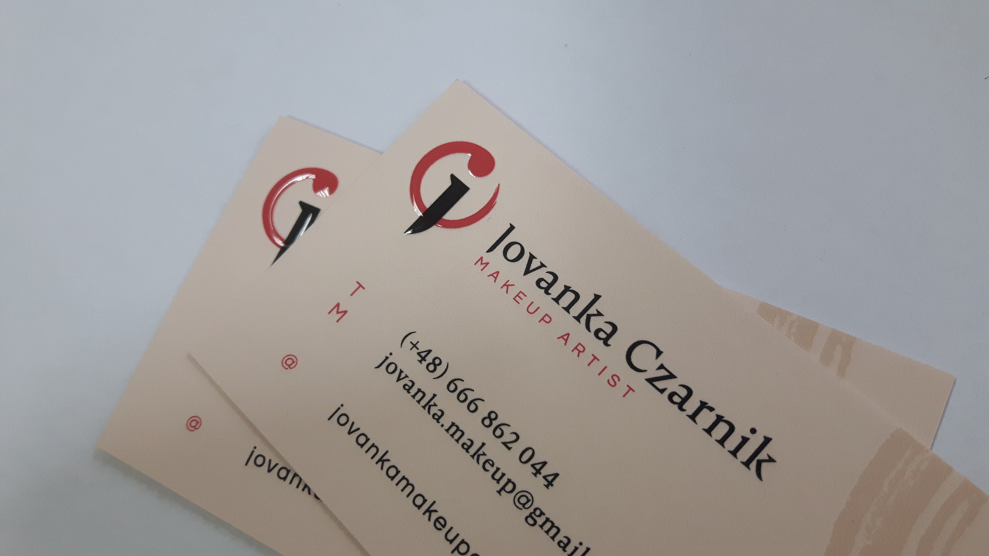 wizytówki z lakierem UV 3D wybiórczym i folią silk touch