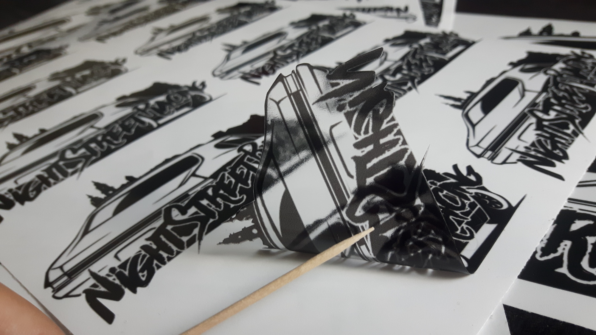 naklejki cięte po obrysie