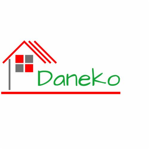 Graficzne logo firmy budowlanej: uproszczony kształt domu z czerwonym dachem i szarymi oknami, zielony napis 'Daneko' i czerwona linia pod nim.