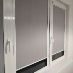 Roleta materiałowa w kasecie