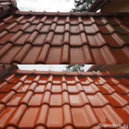 Czerwona dachówka ceramiczna: porównanie stanu przed i po czyszczeniu, widoczne usunięcie zabrudzeń i odświeżenie koloru.