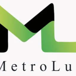 Logo firmy MetroLux z stylizowaną literą M w kolorach zieleni przechodzącej w czerń, umieszczone nad nazwą firmy napisaną ciemnym, eleganckim fontem.