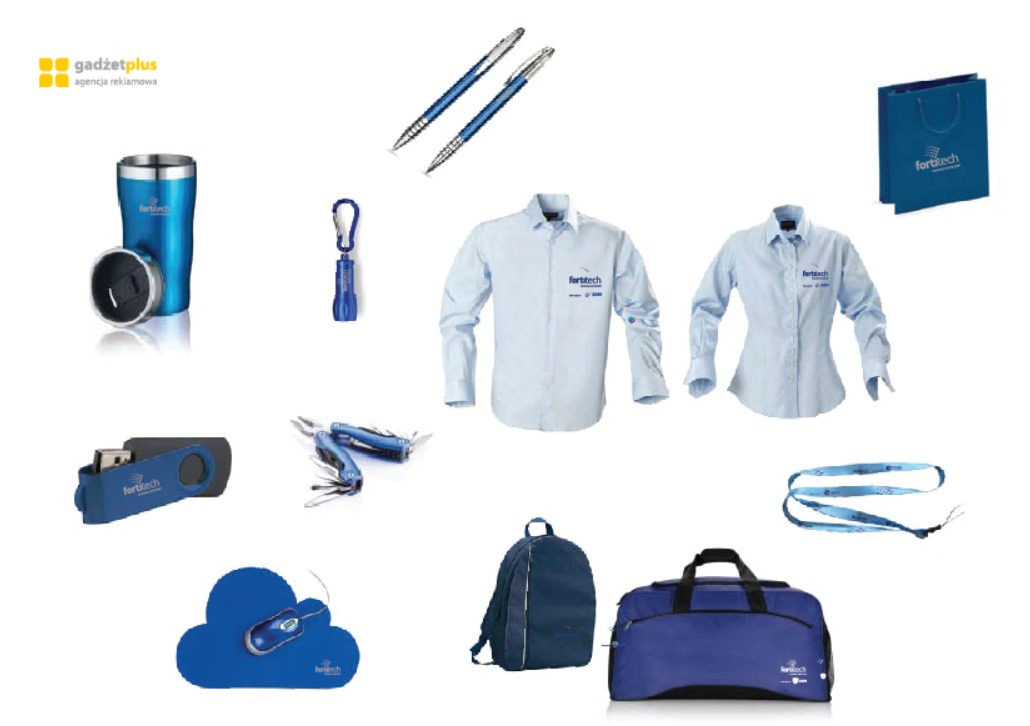 Zestaw gadżetów reklamowych w odcieniach niebieskiego i bieli, w tym koszule, torby, długopisy, pendrive, myszka, latarka, scyzoryk, kubek termiczny, smycz i podkładka pod mysz z logo firmy...