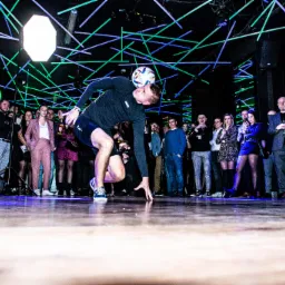 Pokazy żonglerki, akrobatyki, trików i sztuczek dla dzieci i dorosłych.