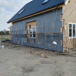 ELEWACJE Sławomir Leja - elewacja wykonana na drewnianej kontrukcji