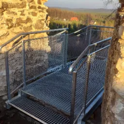 Wykonujemy kraty pomostowe i stopnie