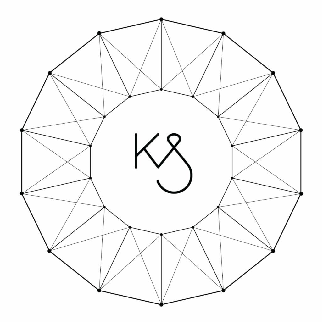 Geometryczny logotyp firmy z Wrocławia przedstawiający wielokąt foremny z wpisanymi trójkątami i inicjałami 'KS' w centrum.