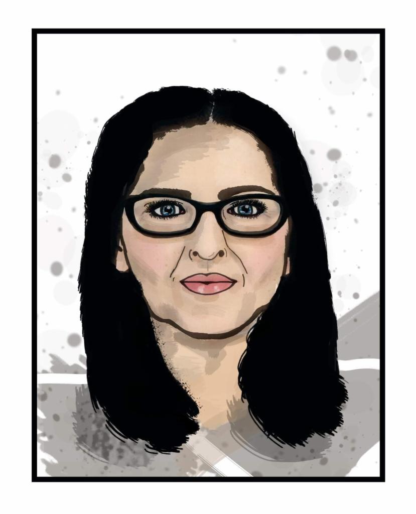 Ilustracja portretowa kobiety w okularach, z czarnymi włosami i niebieskimi oczami, na rozmytym, plamistym tle.