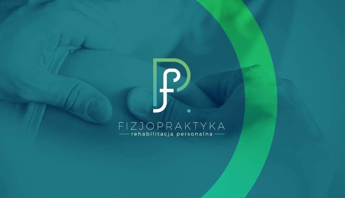 Logo firmy Fizjopraktyka z dłonią w tle, sugerujące rehabilitację personalną.