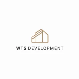 Minimalistyczne logo firmy WTS Development przedstawiające uproszczony, liniowy rysunek domu z dodatkową bryłą z boku, wykonane w kolorze beżowym na białym tle.