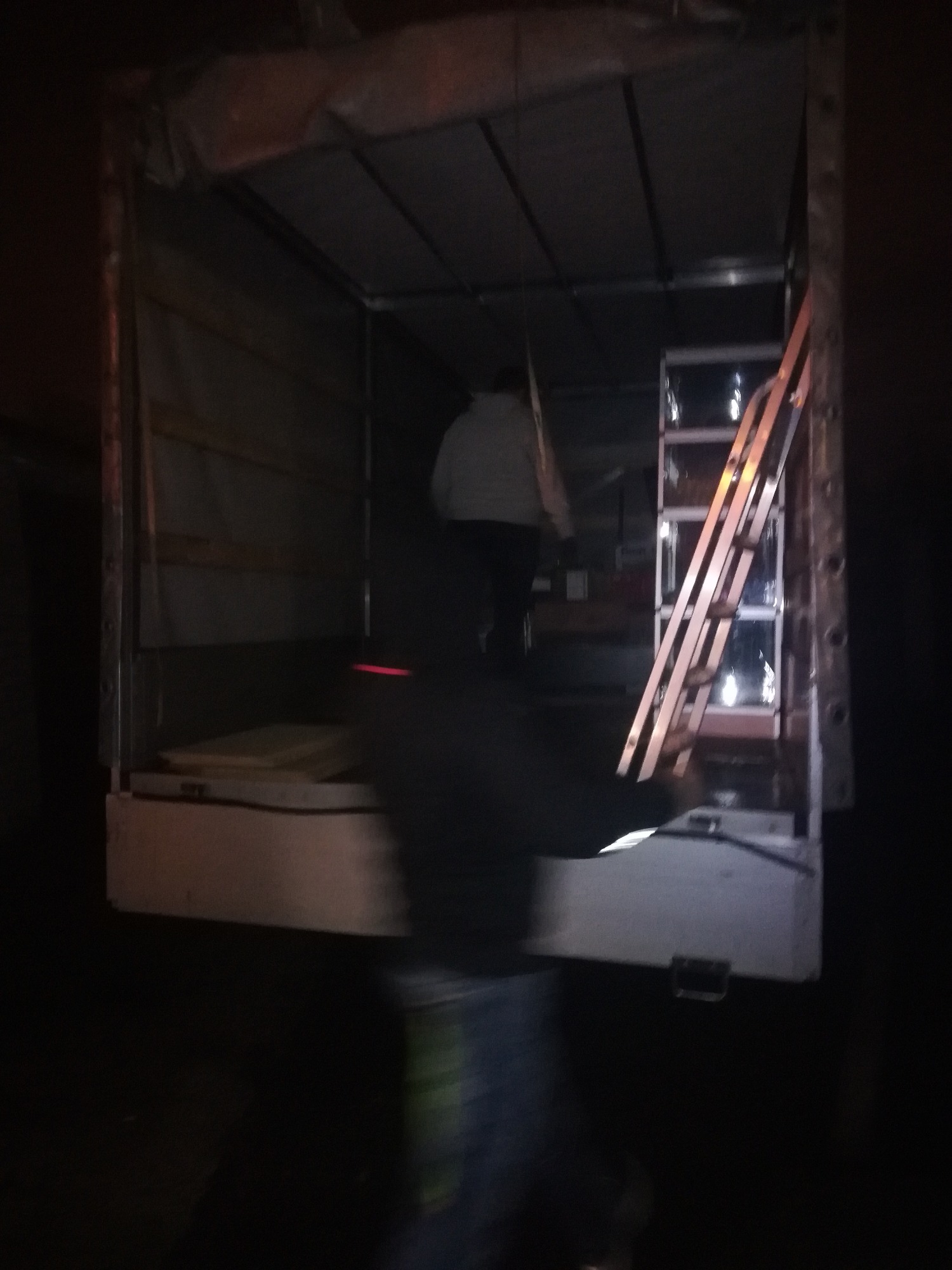 Bywają też nocne Przeprowadzki telefon 1 w nocy auto potrzebne do przeprowadzki nie ma problemu